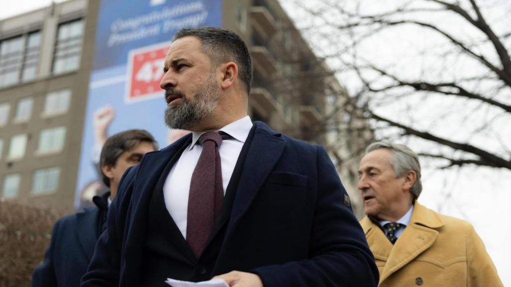 Abascal, con Hermann Tertsch y Jorge Martín Frías de fondo en su visita a Estados Unidos.