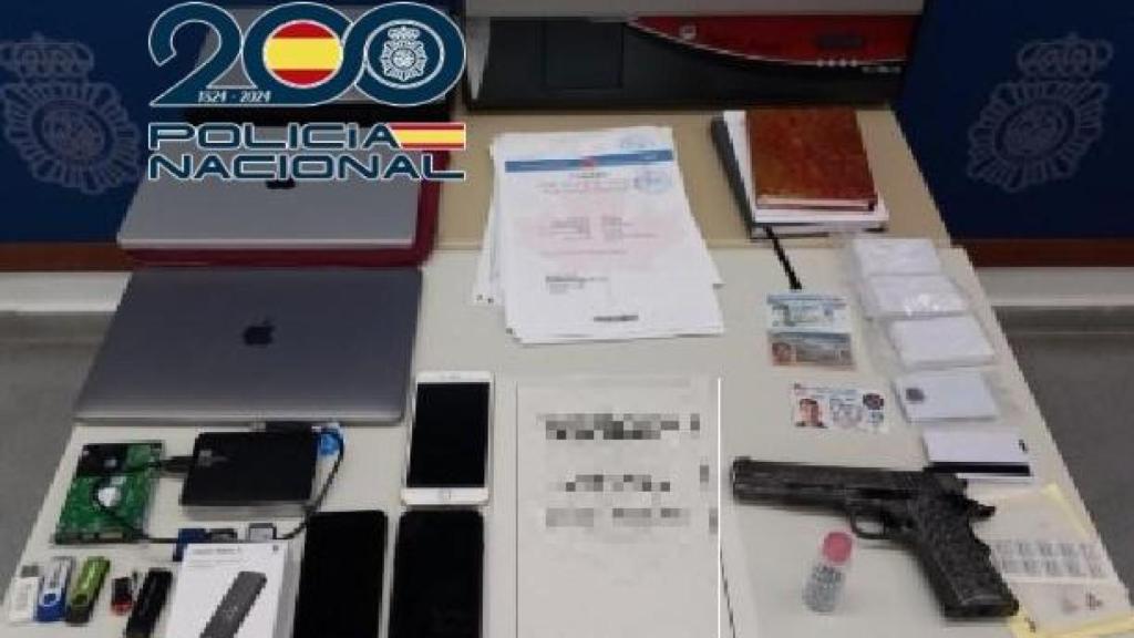 Material intervenido durante la operación en Marbella.