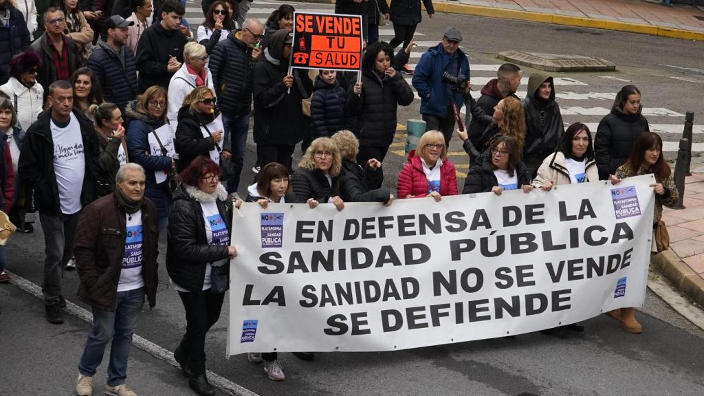 Manifestación de la asociación oncobierzo en diciembre de 2024 para reclamar mejoras en el área de Oncología y todas las especialidades sanitarias en el área de salud del Bierzo