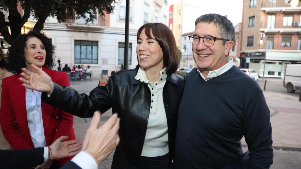 La ministra de Ciencia, Diana Morant, junto al portavoz socialista en el Congreso, Patxi López, este sábado.