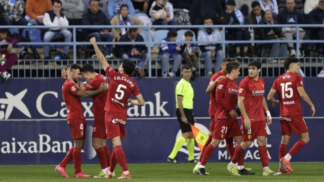 El Real Zaragoza celebra el gol de falta.