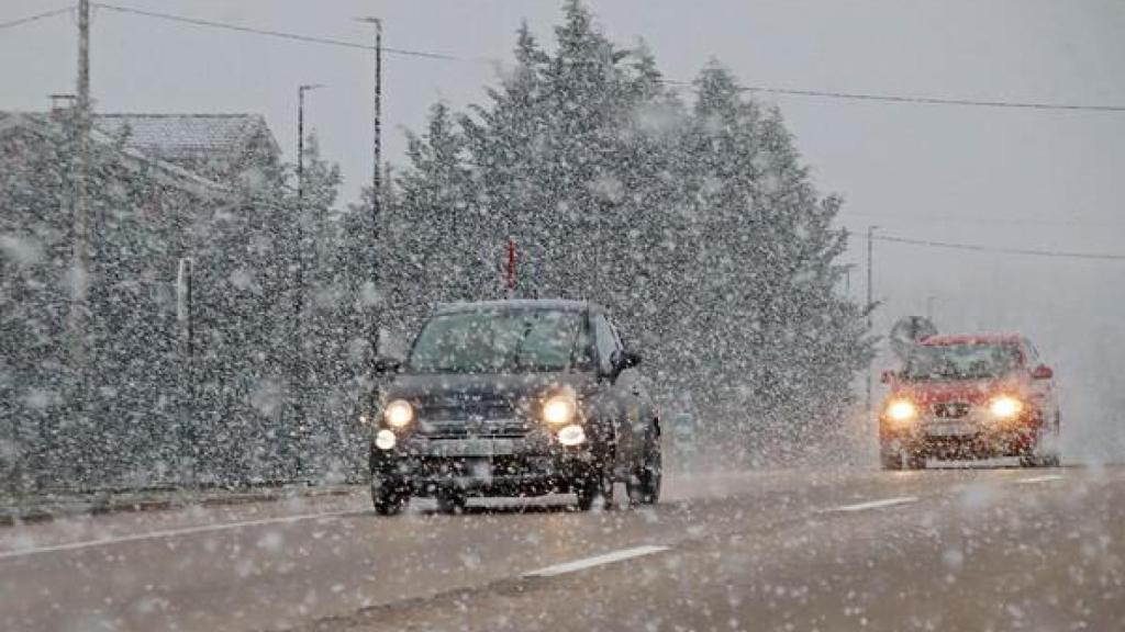 Nieve en las carreteras de León