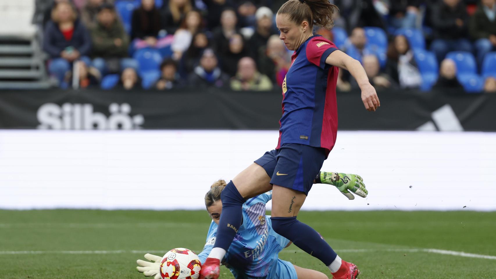 Barcelona - Real Madrid, final de la Supercopa femenina en directo | El Barça manda con solvencia