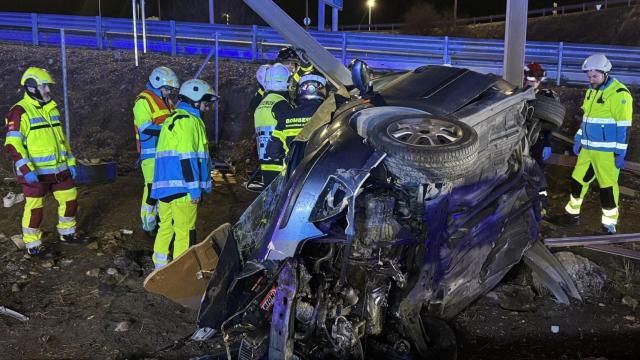 Así ha quedado el coche tras el accidente en el que ha muerto una menor en Alcalá de Henares.