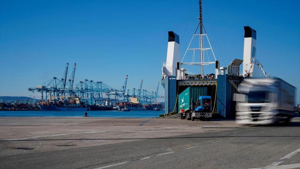 El puerto de Algeciras es uno de los más transitados de España