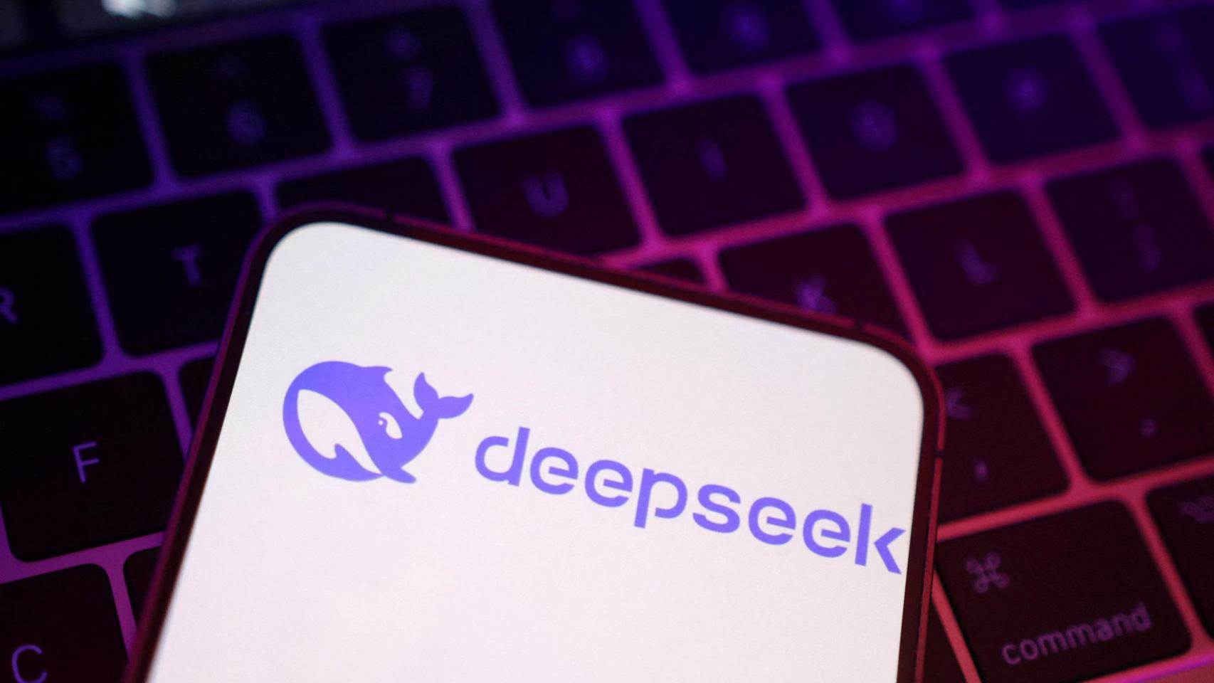 DeepSeek sufre un ciberataque: el rival de ChatGPT limita los registros de nuevos usuarios por un 'hackeo' a gran escala