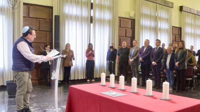 Zaragoza recuerda a las víctimas del Holocausto.