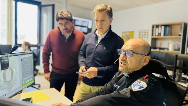 Visita de Manuel Serrano a la Policía Local de Albacete. Foto: Ayuntamiento.