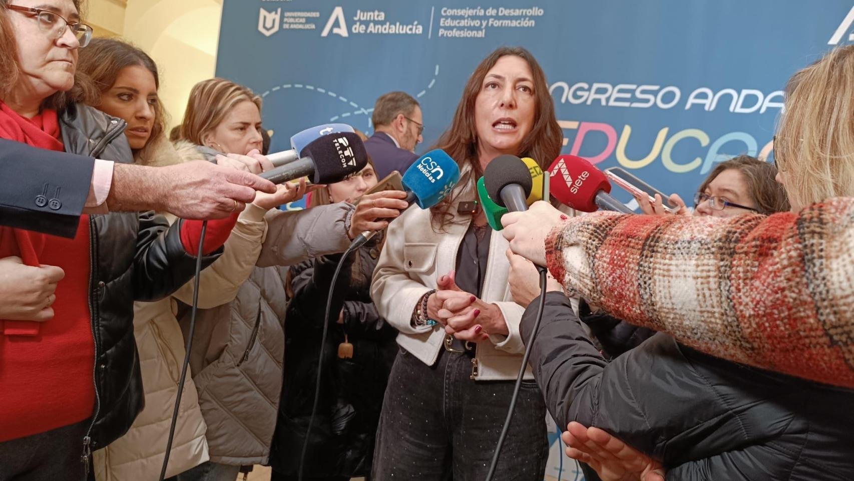 La Junta recuerda que con el PSOE murieron "1.500 andaluces" esperando ayudas a la dependencia y pide "perdón"