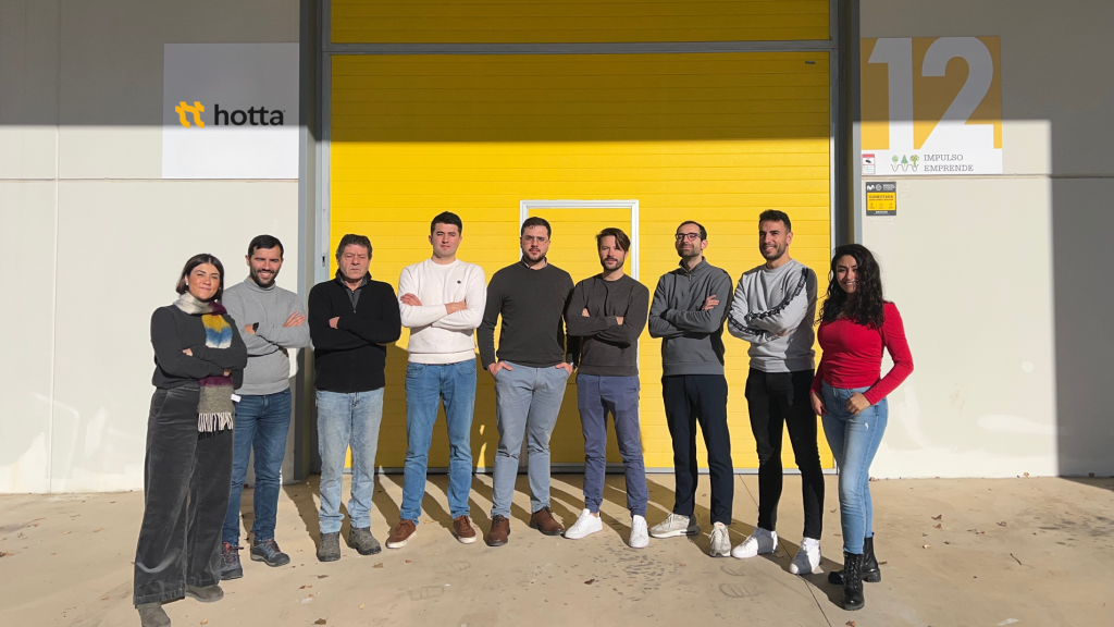 Parte del equipo humano que conforma la startup de Hotta.