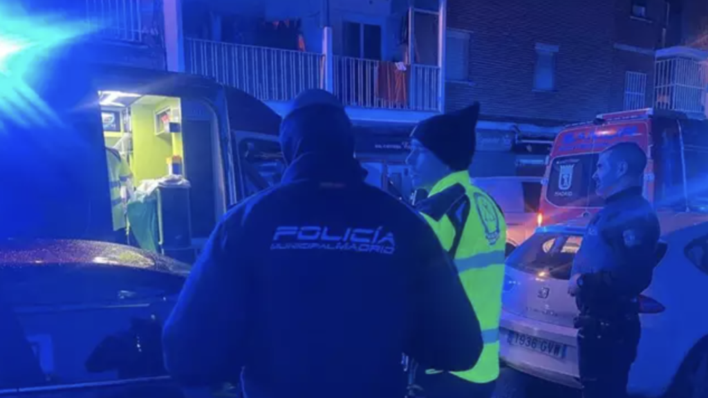 El Samur y la Policía de Madrid en Carabanchel.