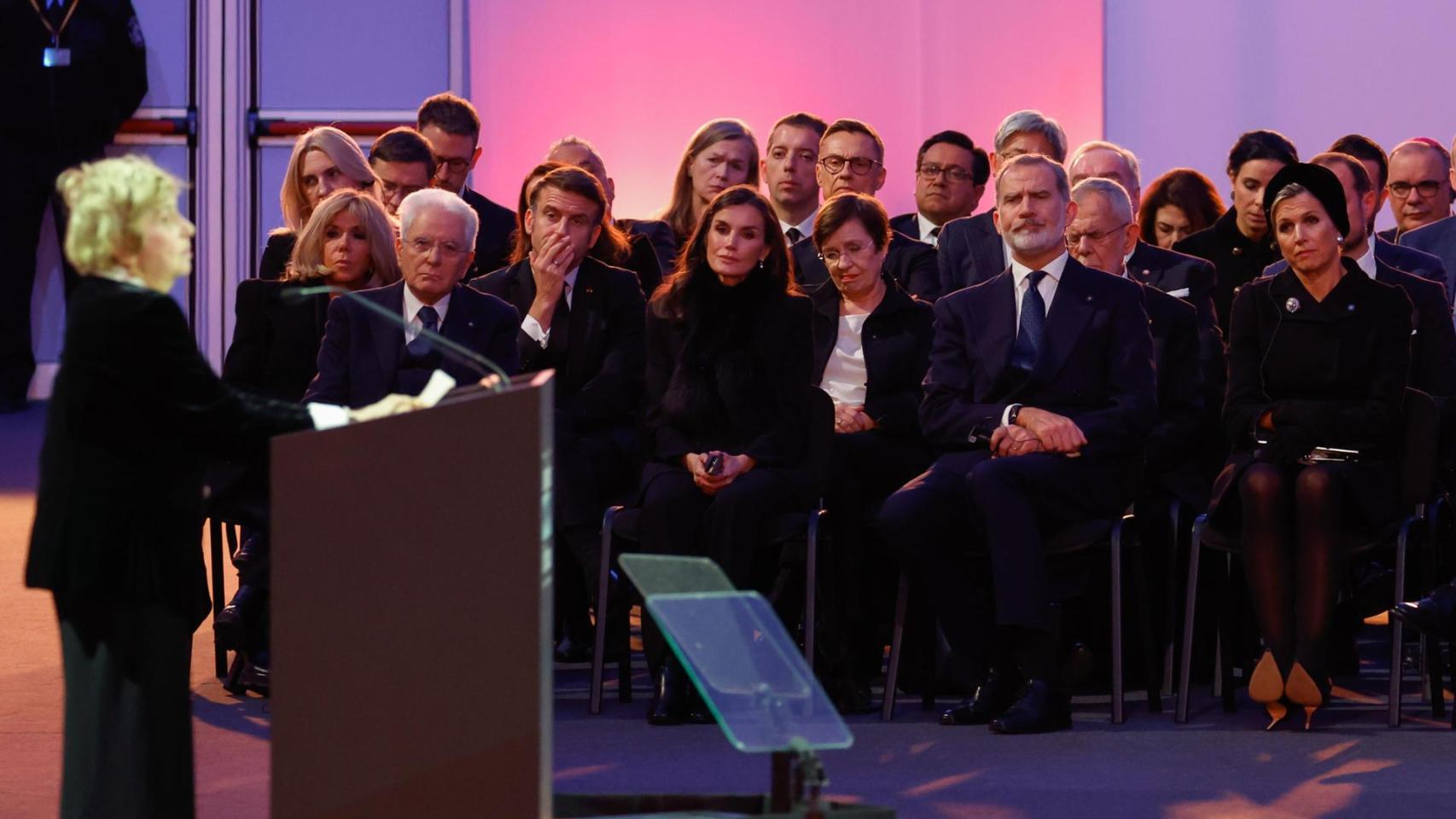 Felipe VI y Letizia, junto a otras autoridades europeas, durante el acto de conmemoración.