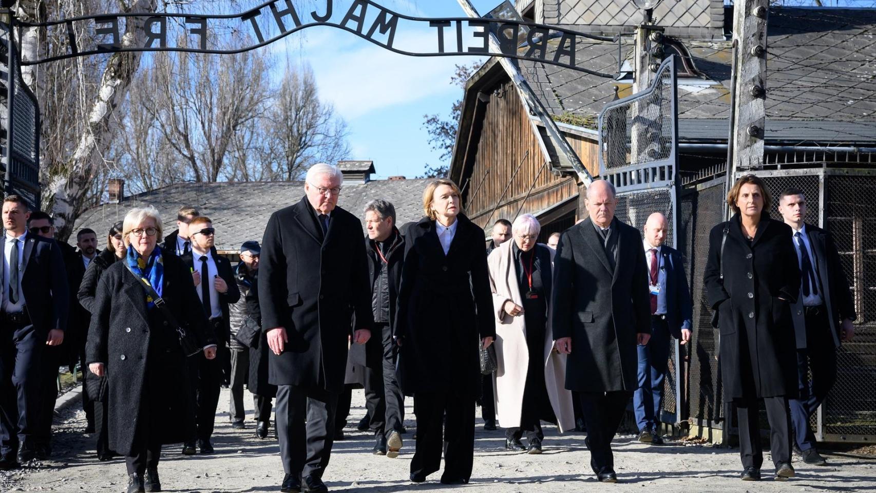 Celebración del 80 aniversario de la liberación de Auschwitz, en directo | Felipe VI y Letizia acuden a los actos en Polonia