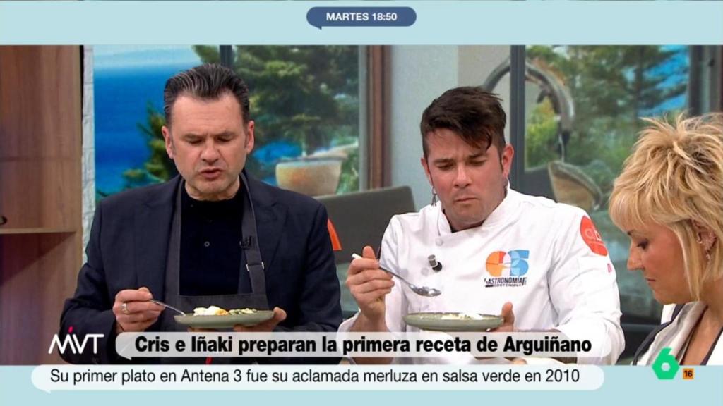 Iñaki López, Carlos Maldonado y Cristina Pardo en el set de cocina de 'Más Vale Tarde'