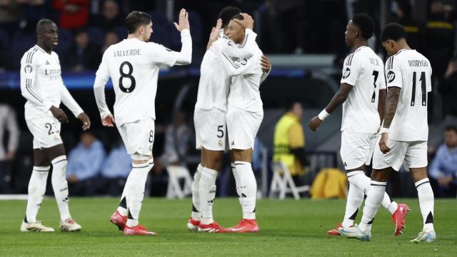 Los jugadores del Real Madrid celebran un gol