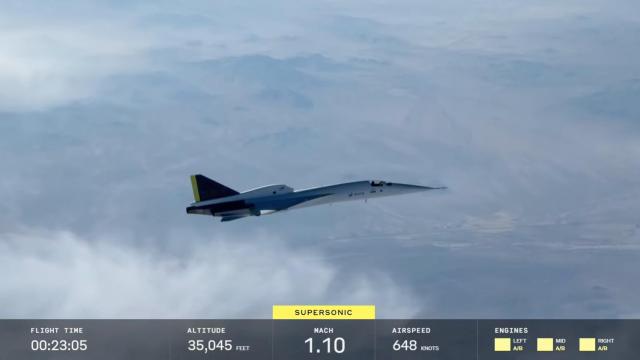 El XB-1 volando a velocidad supersónica