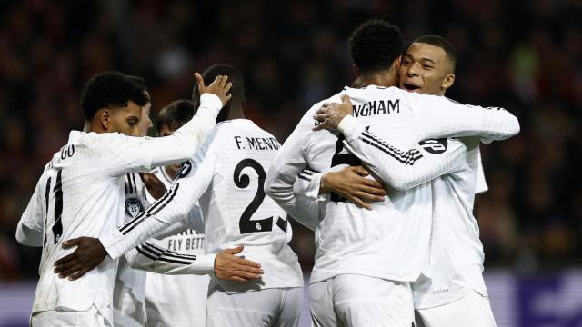 Bellingham y Mbappé celebran el gol del inglés.