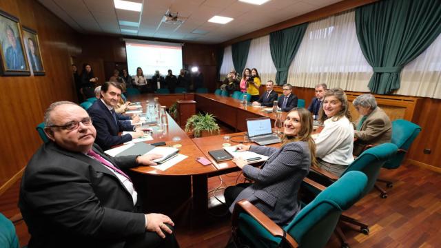 Imagen de la reunión entre la Junta y la ULE para abordar la implantación del grado de Medicina