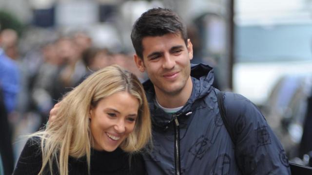 Alice Campello y Álvaro Morata en las calles de Milan.