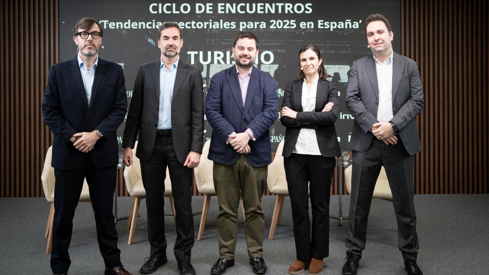 De izquierda a derecha; Adolfo Sánchez, senior vice president y CIO de Radisson Hotel Group;