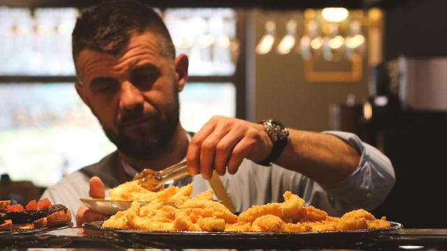 Barra de tapas de la nueva Cervecería Asgaya.