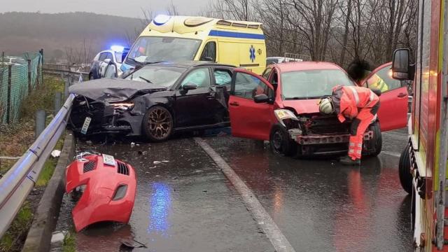 Accidente de tráfico con heridos en Padrón.