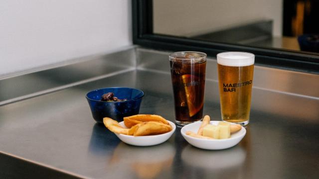 Un vermut y una cerveza del local.