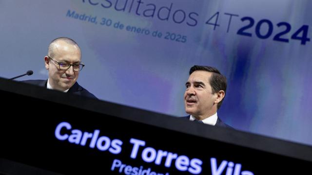 Carlos Torres, presidente de BBVA, junto a Onur Genç, consejero delegado del banco, durante la presentación de los resultados del ejercicio 2024 de la entidad.