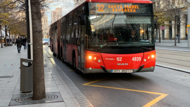 Un autobús urbano de Zaragoza.