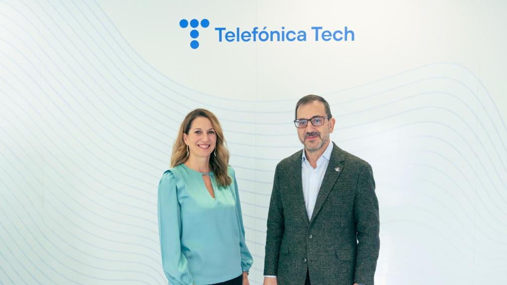 Raquel Ruíz Lozano, responsable global de Alianzas Estratégicas de Telefónica Tech, y Adolfo Hernández Pulido, Technology Managing Director de Telefónica en IBM.