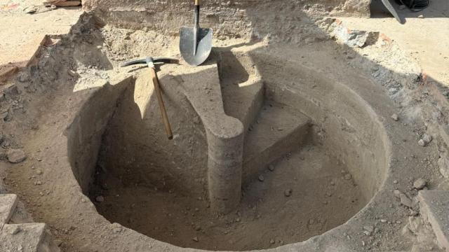 Imagen de la escalera de caracol descubierta en las obras de la Catedral de Málaga.