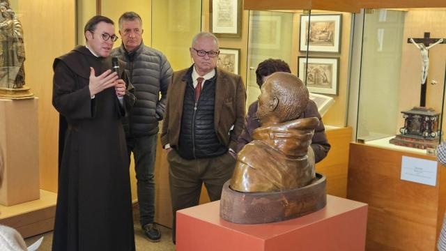 Santonja participa en la clausura de la exposición 'De Claris Molieribus' en Alba de Tormes