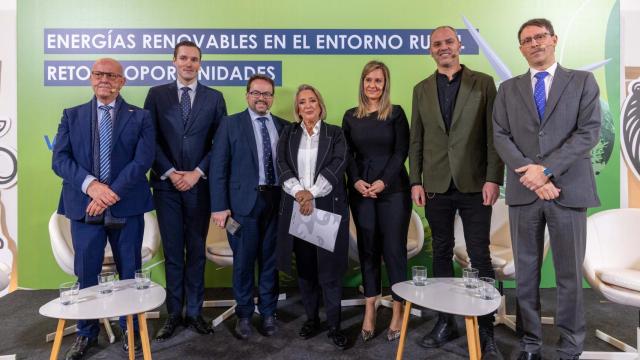 De izquierda a derecha, Emilio Bravo, Pablo Reinoso, Javier Ruiz, Esther Esteban, Silvia López, Iago Vázquez y Miguel Marcos-Alberca.