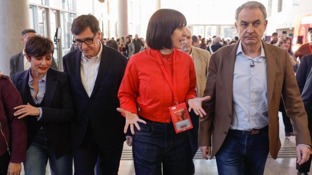 Isabel Rodríguez, ministra de Vivienda, Salvador Illa, presidente de la Generalitat de Cataluña, Diana Morant, ministra de Ciencia, y el expresidente José Luis Rodríguez Zapatero, este viernes en Valencia.