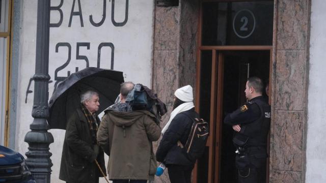 Portal del edificio donde ocurrió la disputa que terminó en el asesinato de Karilenia, primera víctima de violencia de género del año.