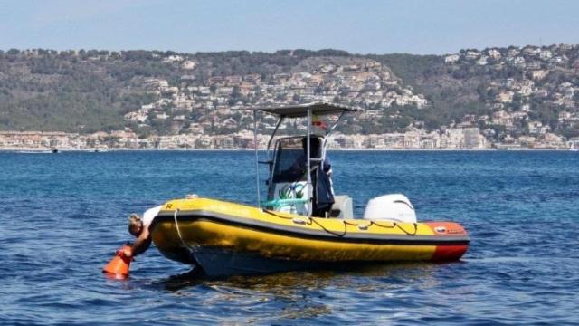 El Servicio de Vigilancia Marina de la Generalitat inspecciona 50.000 hectáreas de litoral para proteger la posidonia de la Comunitat Valenciana. GVA