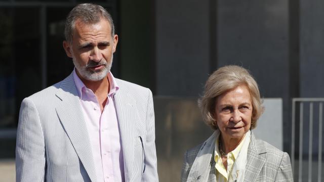 El rey Felipe VI con la reina Sofía, en una imagen de archivo.