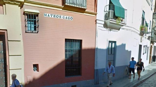 La calle de Sevilla donde han encontrado al matrimonio de octogenarios muerto.