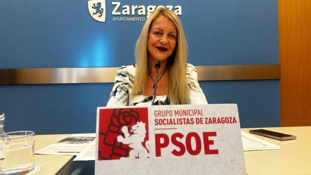 La concejala socialista Ros Cihuelo, en el Ayuntamiento de Zaragoza este lunes.