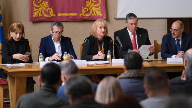 La consejera de Industria, Comercio y Empleo, Leticia García, presenta el Programa Territorial de Fomento de Tierra de Campos en Villalpando