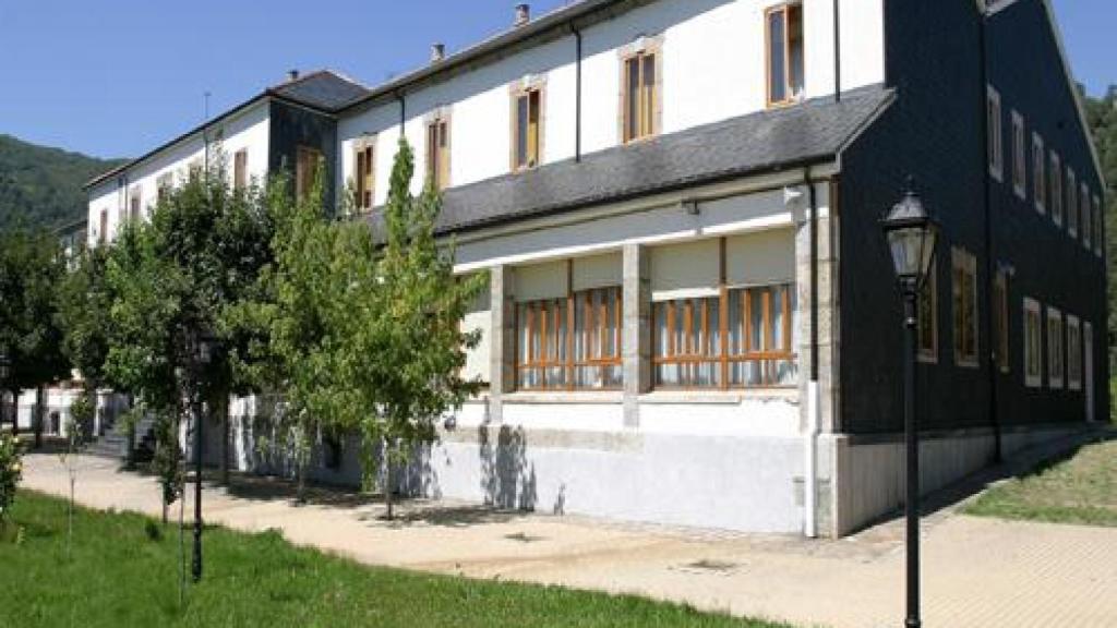 Albergue Juvenil de San Martín de Castañeda