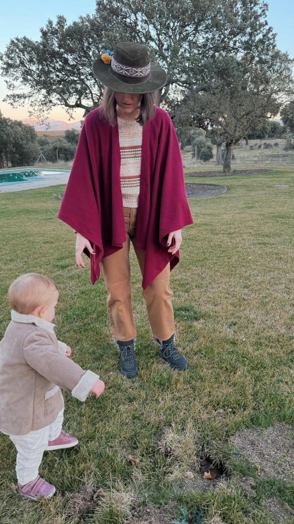 Isabelle Junot con su hijo.