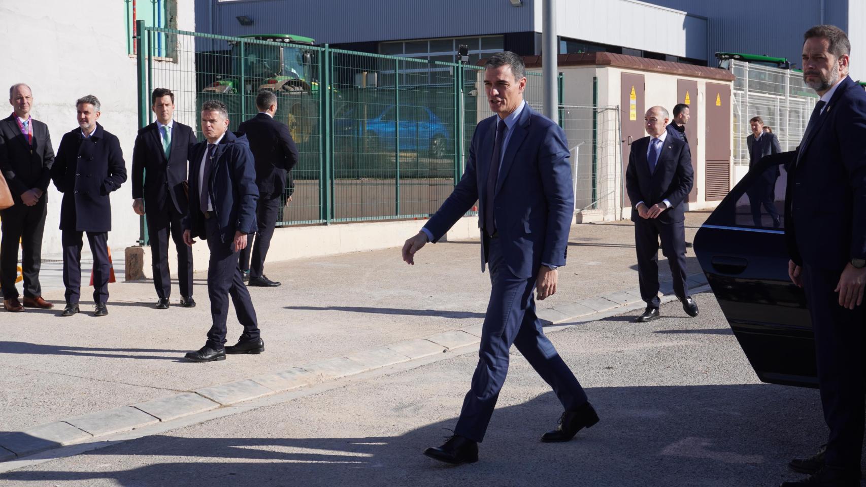 Así ha sido el regreso de Pedro Sánchez a Aragón: viaje de ida y vuelta en el Falcon para estar apenas dos horas en Zaragoza