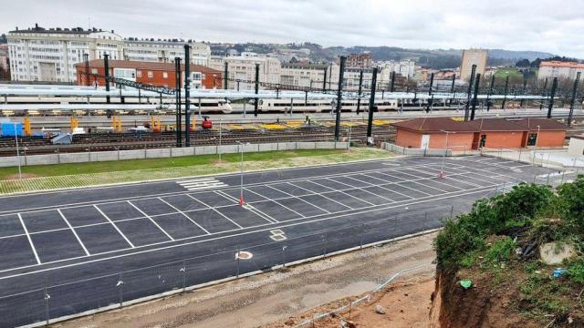 El parking provisional de la estación de tren de A Coruña.