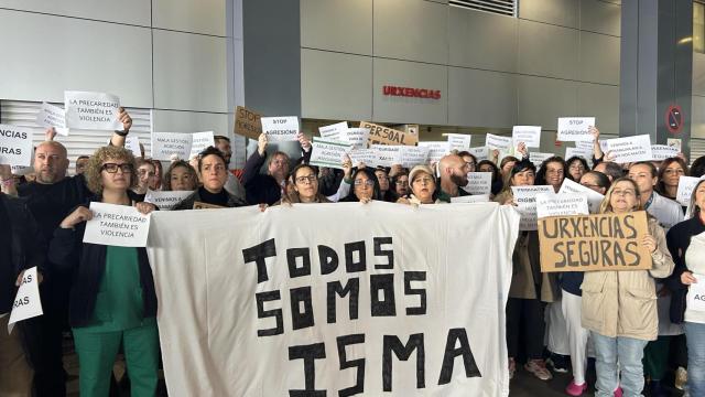 Concentración en el CHUAC de A Coruña para exigir mayor seguridad