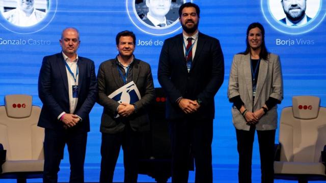 Gonzalo Castro, a la izquierda, hoy en el Sports World Congress de Barcelona.