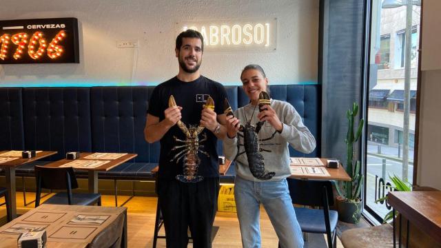 Víctor Bouzas e Inés Trigo, dos de los responsables de Sabroso, en Santiago.