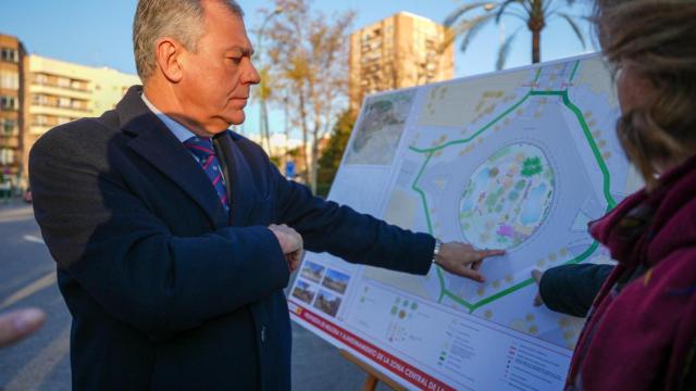 José Luis Sanz en la presentación del inicio de las obras de la Gran Plaza de Sevilla