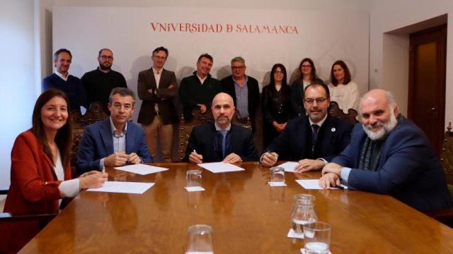 Firma del proyecto en la Sala de Retratos de la Universidad de Salamanca