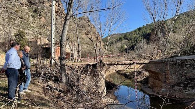 Estado del puente sobre el río Henares en Narboneta (Cuenca).